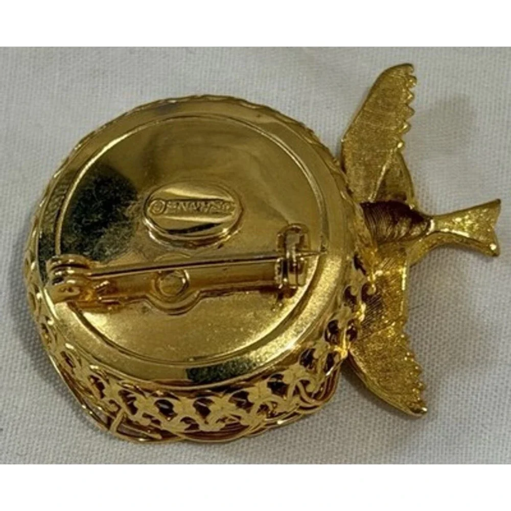 Vintage Jeanne Signed Bird's Nest Faux Pearl Gold Tone Broach 1.5